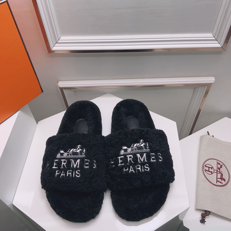 H**mes slippers
